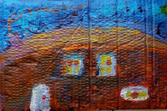 2025.01.28-Mysterieuse-maison-sur-carton-recycle